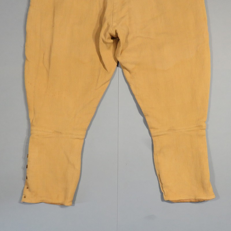 PANTALON CULOTTE MODELE 1914 TROUPE COULEUR BEIGE VELOUR COTELE ENTIEREMENT DOUBLEE CAVALERIE GENDARMERIE ET RECEPTIONNEE