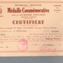 DIPLOME CERTIFICAT ET MEDAILLE COMMEMORATIVE GUERRE 1939-1945 AVEC BARRETTE DEFENSE PASSIVE