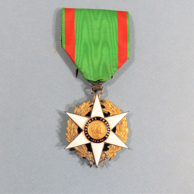 FRANCE MEDAILLE DE CHEVALIER DE L'ORDRE DU MERITE AGRICOLE FRANCAIS