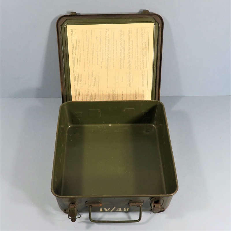 CAISSE EN FER TROUSSE 1ère URGENCE GROUPE DE 10 HOMMES MODELE IV/48 SECOURS TAP INDOCHINE ALGERIE