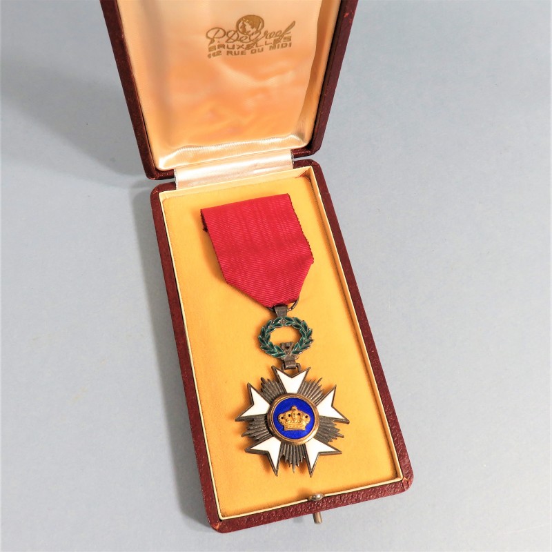 BELGIQUE MEDAILLE DE CHEVALIER DE L'ORDRE DE LA COURONNE EN BOITE DE LA MAISON G. DEGREEF