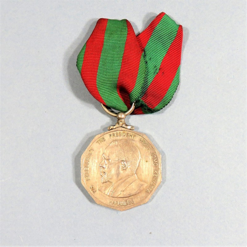 KENYA MEDAILLE DES 10 ANS DE L'INDEPENDANCE DU KENYA 1967 COMMEMORATIVE MEDAL 10 ANNIVERSARY OF INDEPENDENCE KENYA °