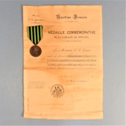 DIPLOME ET MEDAILLES ANCIENS COMBATTANTS GUERRE DE 1870 1871 ATTRIBUEE A UN SOLDAT DE LA GARDE NATIONALE MOBILE D'EURE ET LOIRE