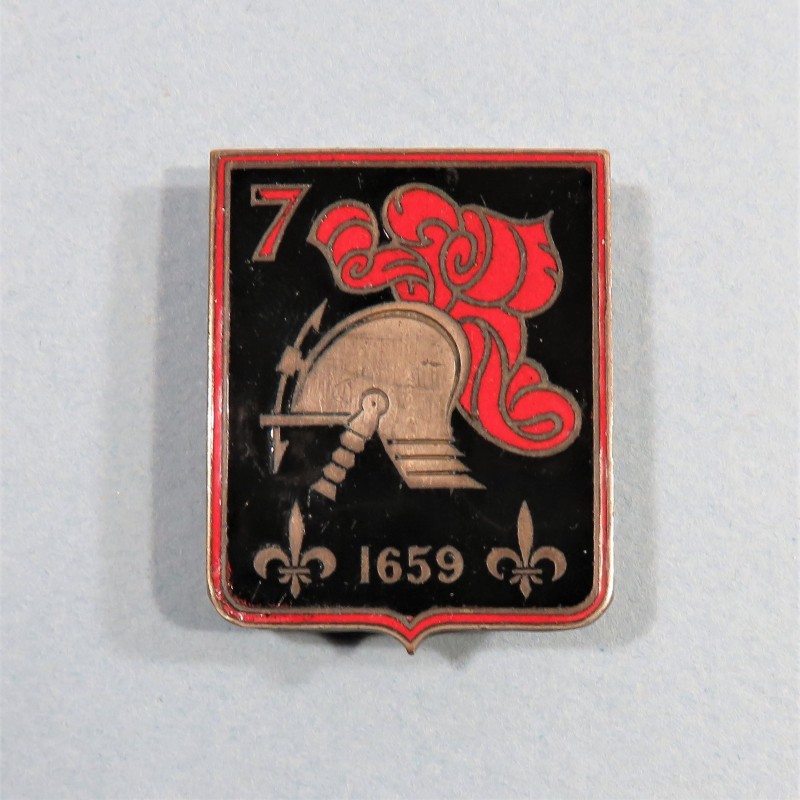 INSIGNE MILITAIRE 7 ème REGIMENT DE CUIRASSIERS FABRICATION DRAGO BERANGER PERIODE LIBERATION INDOCHINE