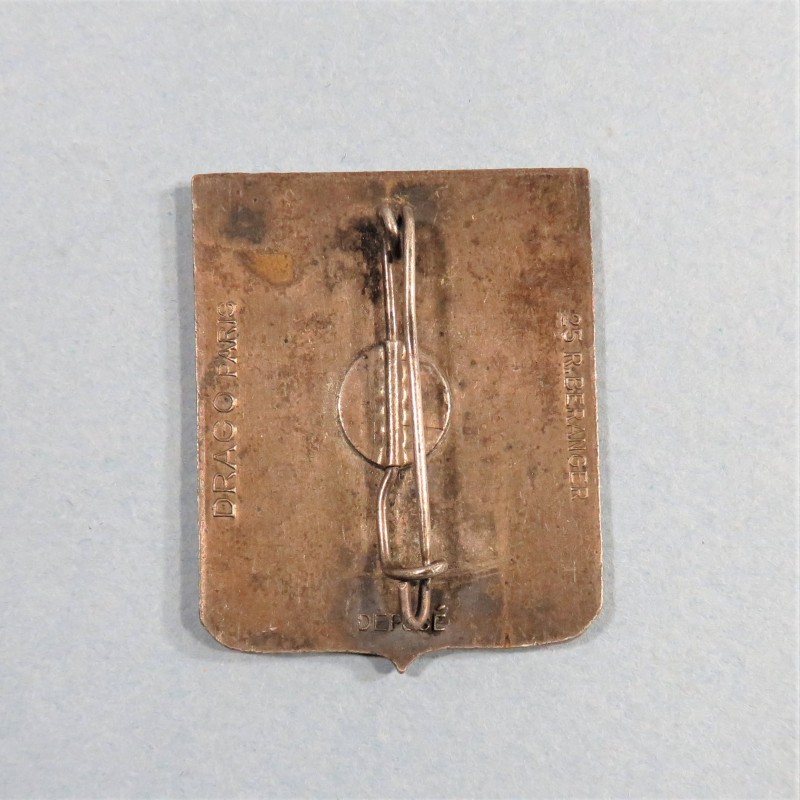 INSIGNE MILITAIRE 7 ème REGIMENT DE CUIRASSIERS FABRICATION  DRAGO BERANGER PERIODE LIBERATION INDOCHINE