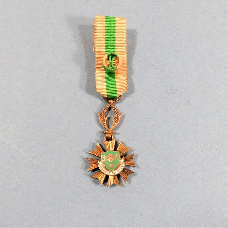 NIGER REDUCTION DE LA MEDAILLE D'OFFICIER DE L'ORDRE DU MERITE DU NIGER ORDER OF MERIT NIGER MINIATURE KNIGTH MEDAL °