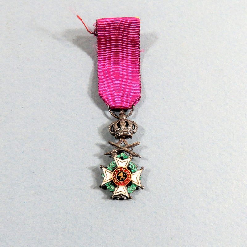 BELGIQUE REDUCTION DE LA MEDAILLE DE CHEVALIER DE L'ORDRE DE LEOPOLD Ier A TITRE MILITAIRE