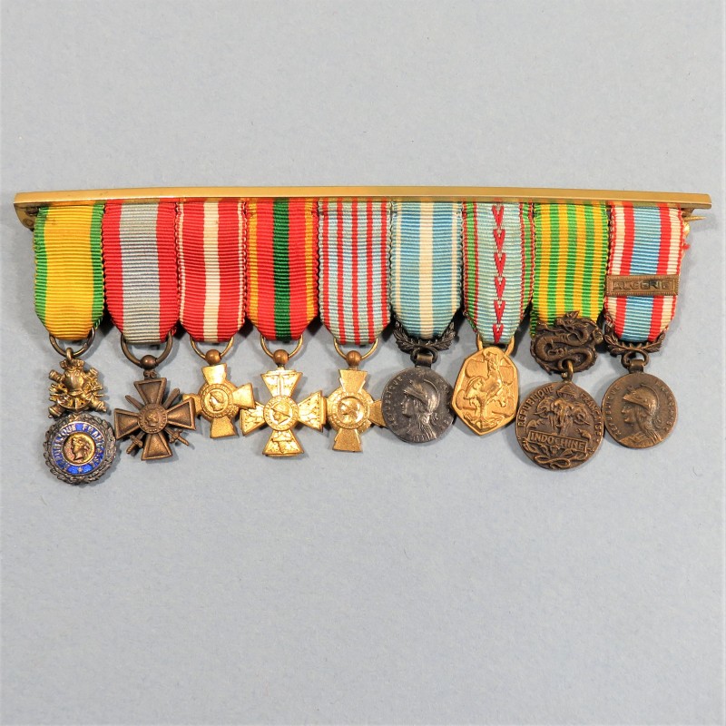 BARRETTE DE 9 REDUCTIONS DES MEDAILLES MILITAIRES D'UN ANCIEN DE LA SECONDE GUERRE COLONIAL INDOCHINE ALGERIE °