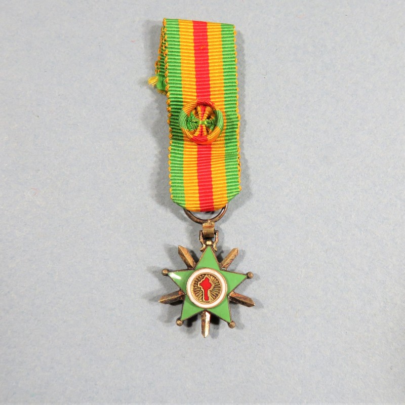 BENIN DAHOMEY REDUCTION DE LA MEDAILLE D'OFFICIER DE L'ORDRE DU MERITE DU BENIN ORDER OF MERIT BENIN MINIATURE OFFICER MEDAL °