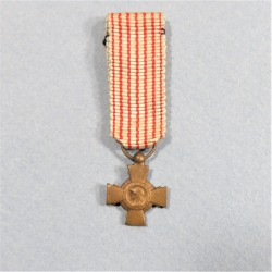 FRANCE REDUCTION DE LA MEDAILLE OU CROIX DU COMBATTANT MEDAILLE MILITAIRE BRONZE PATINE °