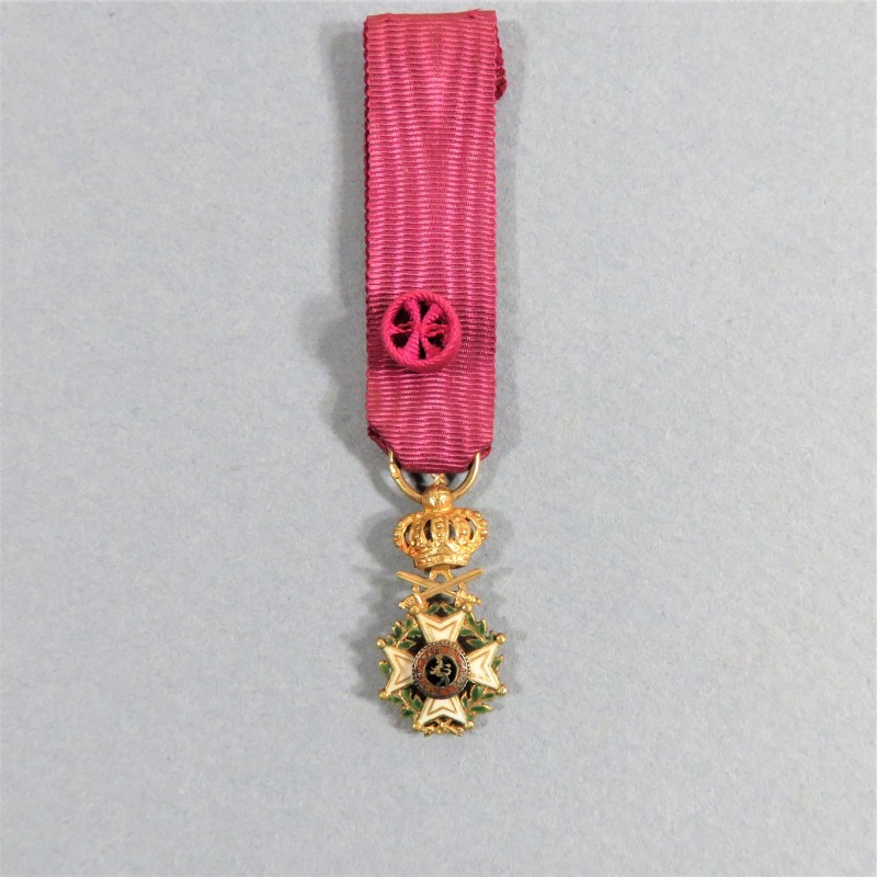 BELGIQUE REDUCTION EN OR DE LA MEDAILLE D'OFFICIER DE L'ORDRE DE LEOPOLD Ier A TITRE MILITAIRE