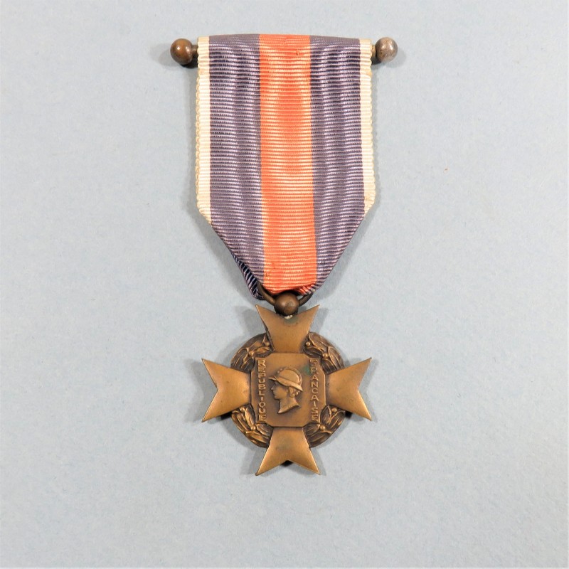 FRANCE MEDAILLE OU CROIX DES SERVICES MILITAIRES VOLONTAIRES OU MERITE MILITAIRE PREMIER MODELE CLASSE BRONZE