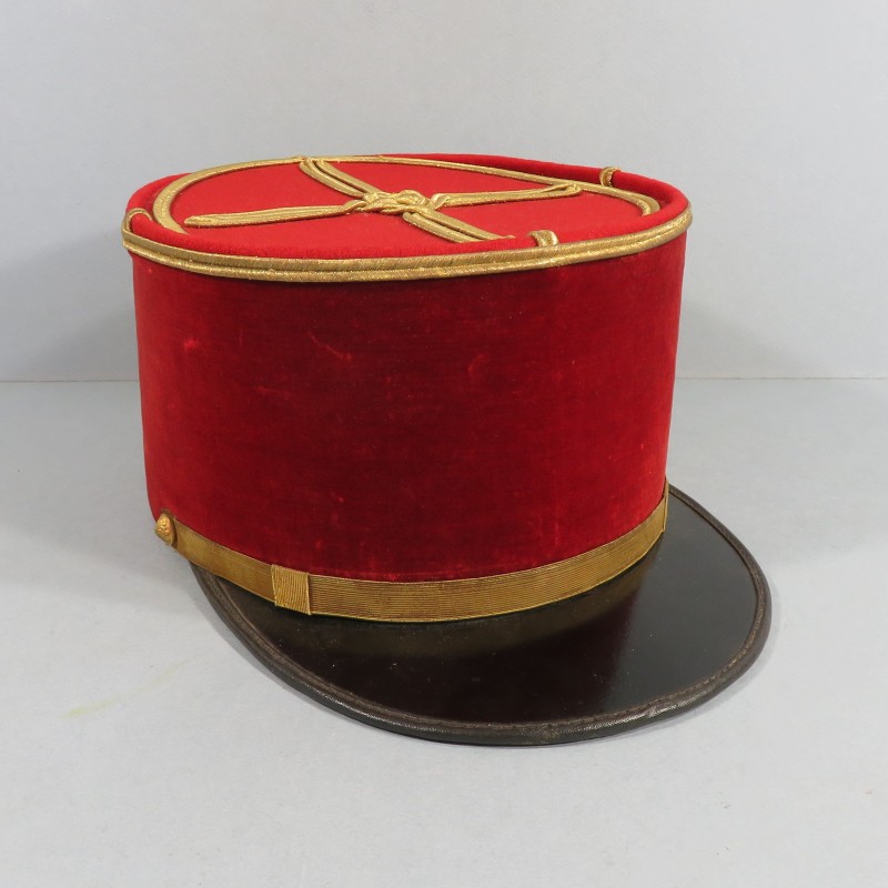 KEPI DE SOUS-LIEUTENANT DU SERVICE DE SANTE DES ARMEES MEDECIN INFIRMIER MILITAIRE MODELE 1919 - 1931 TAILLE 57