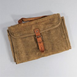 FRANCE TROUSSE OU NECESSAIRE DE NETOYAGE POUR ARMEMENT MITRAILLEUSE 1940 1950 A IDENTIFIER ?