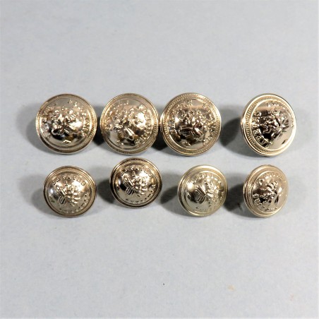 LOT DE 8 BOUTONS SAPEURS POMPIERS DEMI-GRELOT AU BUCHER COULEUR ARGENT 4 GROS 4 PETITS NEUF FABRICATION ACTUELLE