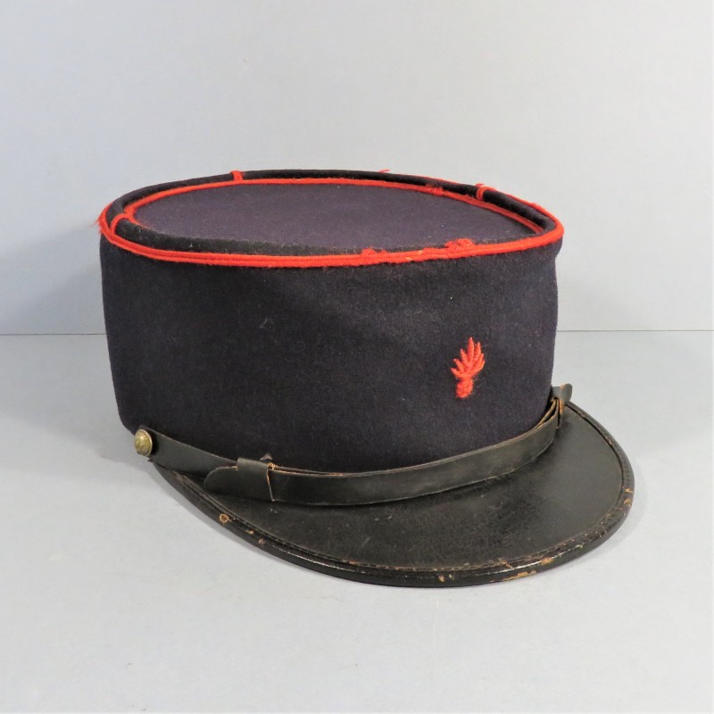 KEPI MODELE POLO 1914 - 1920 DE SAPEURS-POMPIERS FLAMME ROUGE BRODEE