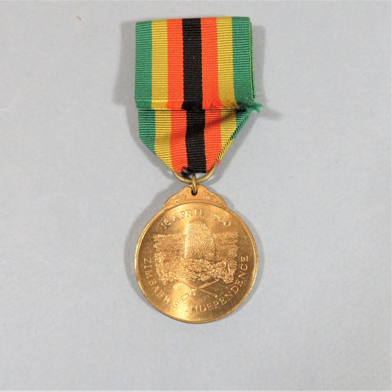 ZIMBABWE MEDAILLE DE L'INDEPENDANCE POUR LA TROUPE INDEPENDENCE MEDAL NUMEROTEE °
