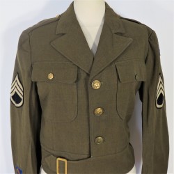 BLOUSON VESTE US " IKE " MODELE 1944 MONTE AVEC PATCH AVIATION STAFF SERGENT TAILLE 38 R ET NOMBREUX MATRICULES