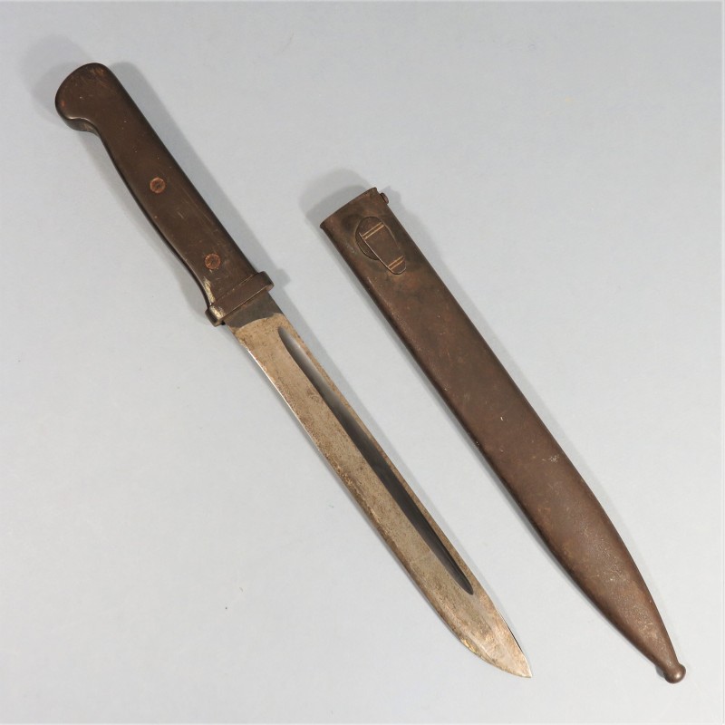 COUTEAU DE COMBAT 1944 INDOCHINE TRES BELLE REALISATION A PARTIR D'UNE BAIONNETTE ALLEMANDE 98K RECOUPEE LEGION ETRANGERE