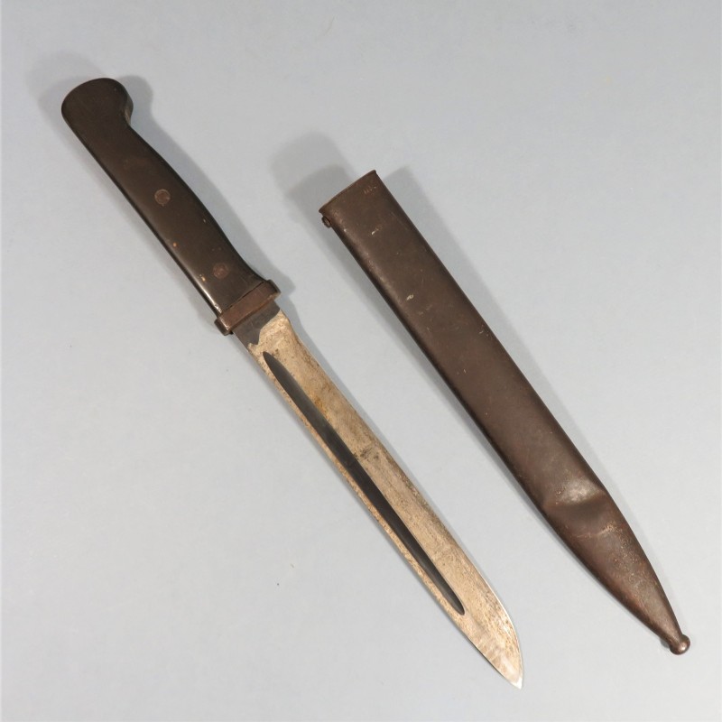 COUTEAU DE COMBAT 1944 INDOCHINE TRES BELLE REALISATION A PARTIR D'UNE BAIONNETTE ALLEMANDE 98K RECOUPEE LEGION ETRANGERE