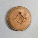 BOUTON ARMEE REVOLUTIONNAIRE MODELE 1790 1792 SUR FOND BOIS GRAND MODULE DIAMETRE 3 cm DISTRICT D'ALAIS (GARD)