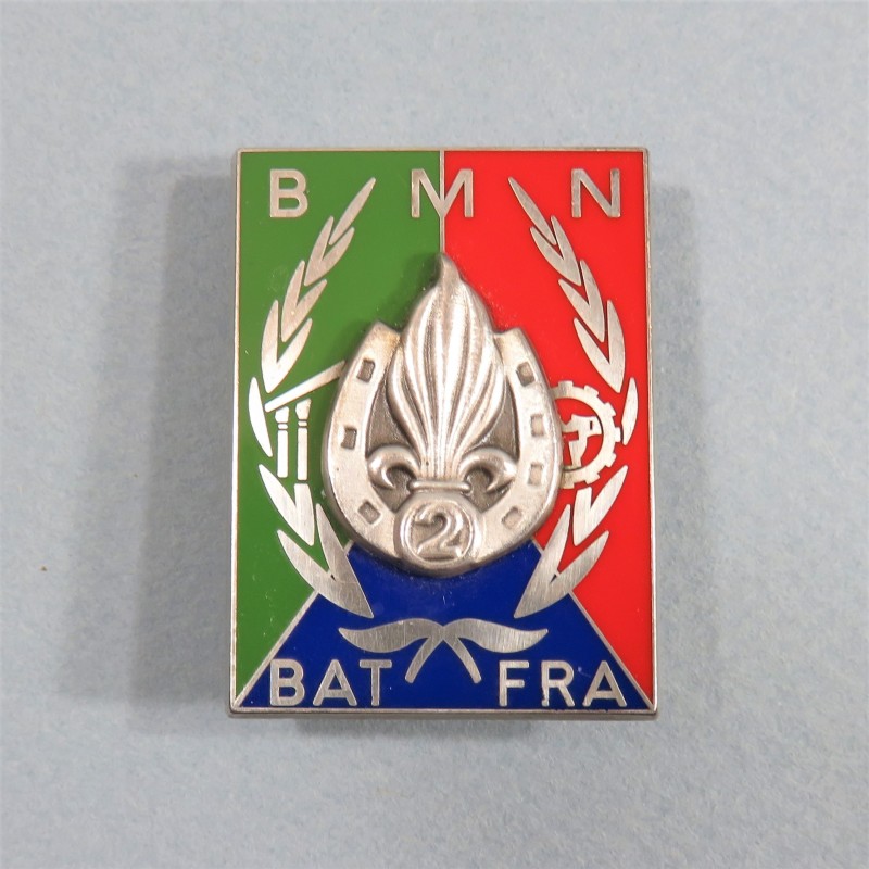 INSIGNE MILITAIRE LEGION 2 ème REI BRIGADE MULTI NATIONALE BAT FRA FABRICATION BALME SAUMUR NUMEROTE