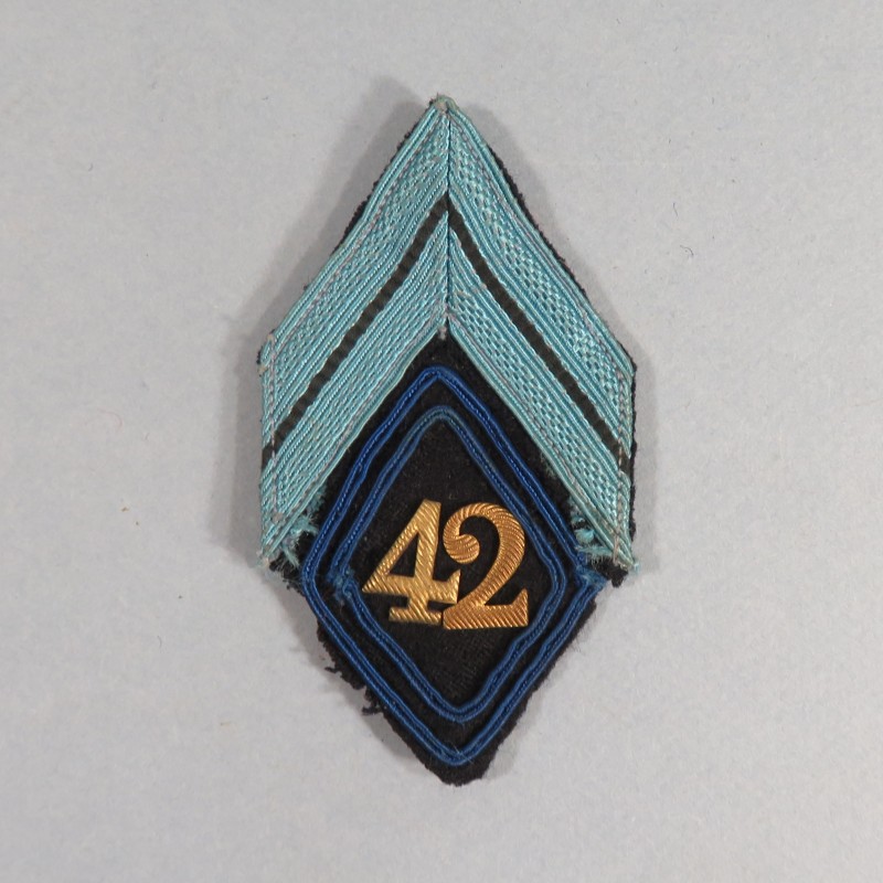 INSIGNE EN TISSU POUR SOUS OFFICIER DU 42 ème REGIMENT DE TRANSMISSIONS FABRICATION 1947 LOCALE ALLEMAGNE TOA