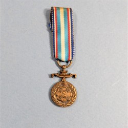 REDUCTION DE LA MEDAILLE FRANCAISE COMMEMORATIVE DE LA GUERRE DE COREE °