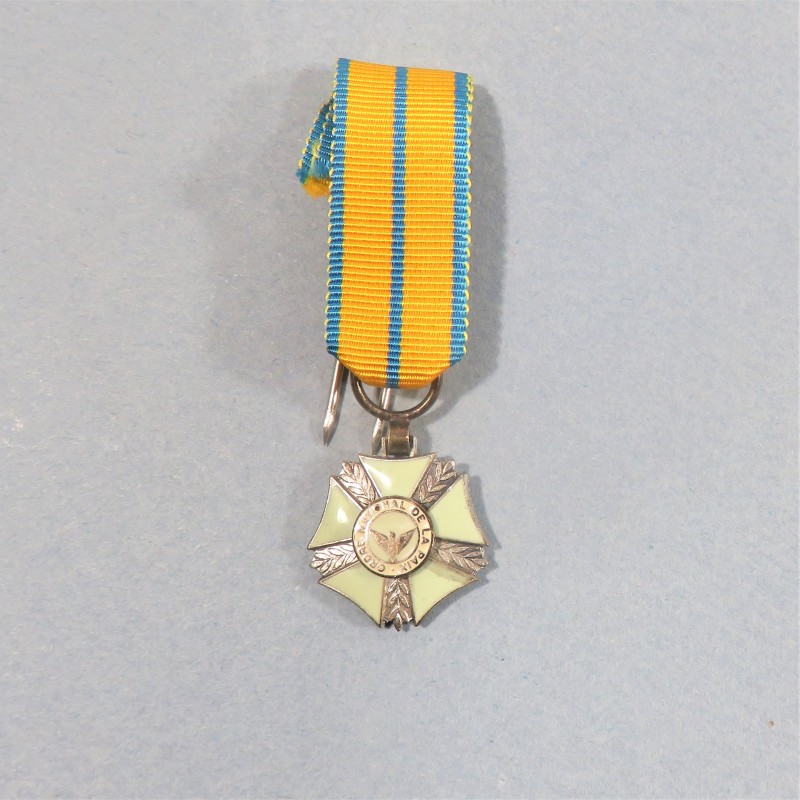 RWANDA REDUCTION DE LA MEDAILLE DE CHEVALIER DE L'ORDRE NATIONAL DE LA PAIX °