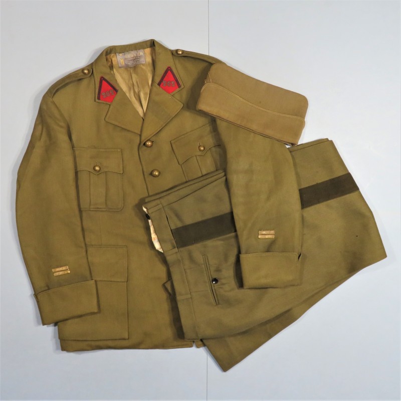 UNIFORME MODELE 1939 D'UN LIEUTENANT Du 262 ème REGIMENT D'ARTILLERIE DE CAMPAGNE VAREUSE CALOT ET PANTALON CAMPAGNE 1939-1940