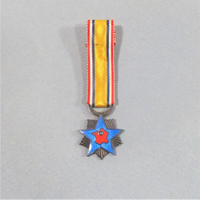 FRANCE REDUCTION DE LA MEDAILLE DE CHEVALIER DE L'ORDRE DU RAYONNEMENT ET DU PRESTIGE FRANCAIS °