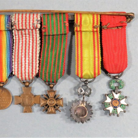 BARRETTE DE 7 REDUCTIONS MEDAILLES MILITAIRES D'UN ANCIEN DE LA PREMIERE GUERRE LEGION D'HONNEUR NICHAN IFTIKHAR