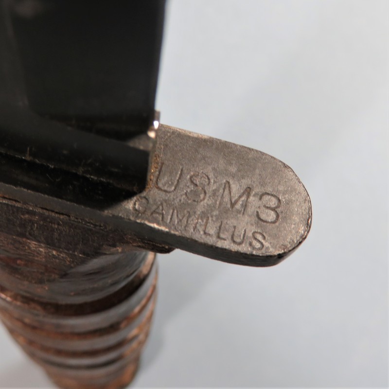 COUTEAU DE COMBAT USM3 CAMILLUS MARQUAGE GARDE FOURREAU USM8  B.M.CO. NUMEROTE SUR LE POMMEAU