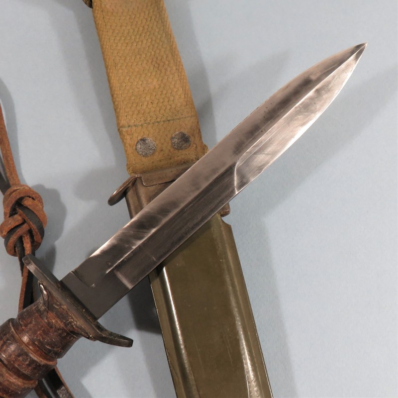 COUTEAU DE COMBAT USM3 CAMILLUS MARQUAGE GARDE FOURREAU USM8  B.M.CO. NUMEROTE SUR LE POMMEAU