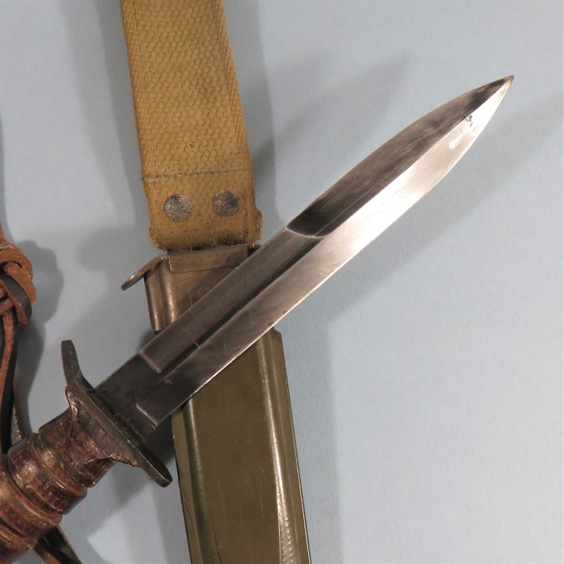 COUTEAU DE COMBAT USM3 CAMILLUS MARQUAGE GARDE FOURREAU USM8  B.M.CO. NUMEROTE SUR LE POMMEAU