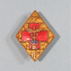 INSIGNE MILITAIRE SERVICE DE SANTE 22 ème SIM SECTION D'INFIRMIERS MILITAIRES FAB. CHOBILLON PARIS