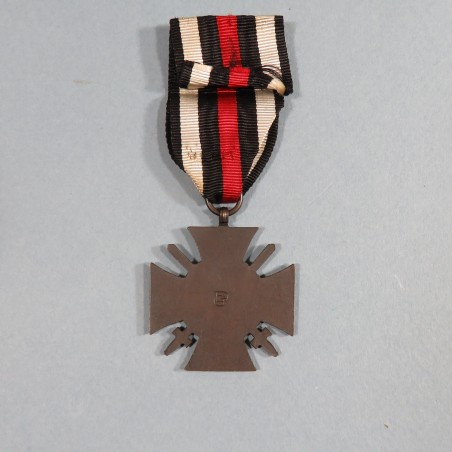 MEDAILLE ALLEMANDE CROIX D'HONNEUR DE FER OU DE GUERRE ANCIENS COMBATTANT 1914 1918