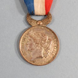 MEDAILLE DE L'UNION DEPARTEMENTALE DES SAPEURS POMPIERS D'EURE ET LOIRE BRONZE ARGENTE VERS 1900