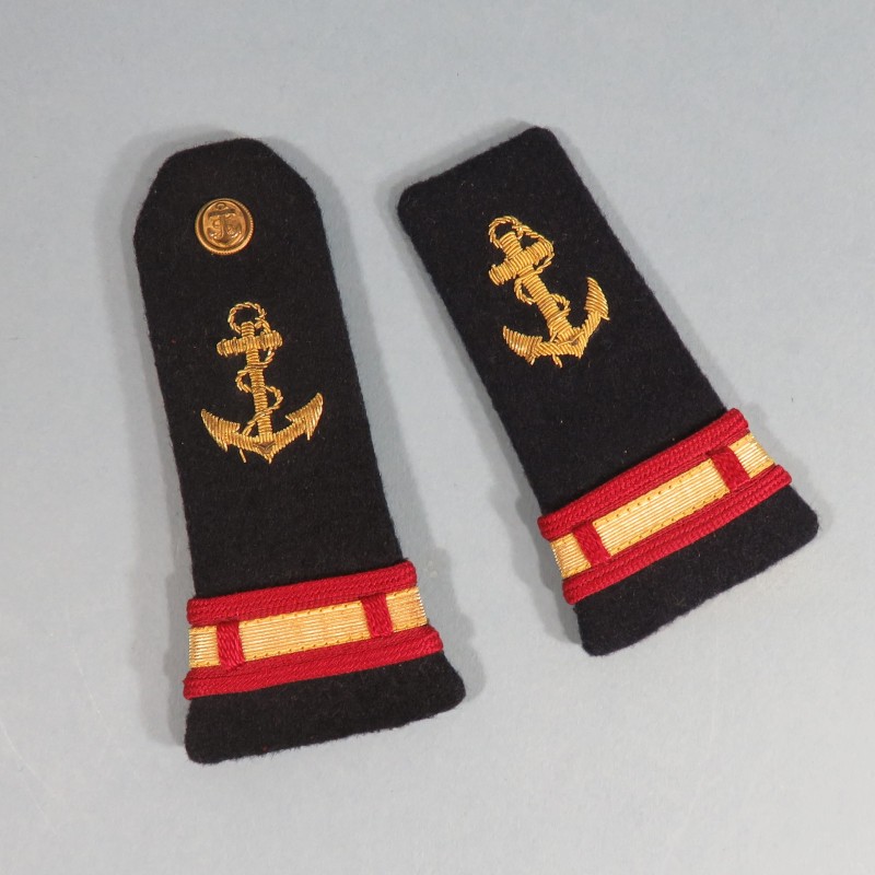 PAIRE D'EPAULETTES MEDECIN ASPIRANT DE MARINE ANCRES BRODEES EN CANNETILLE DOREE ANNEES 1970