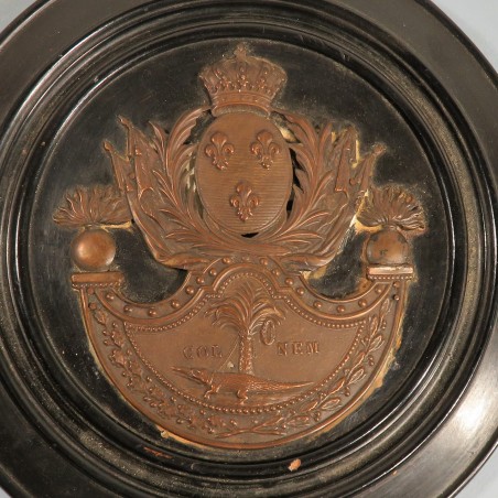 PLAQUE DE SHAKO DE GARDE NATIONAL DE LA VILLE DE NIMES MODELE RESTAURATION 1815 OU CHARLES X