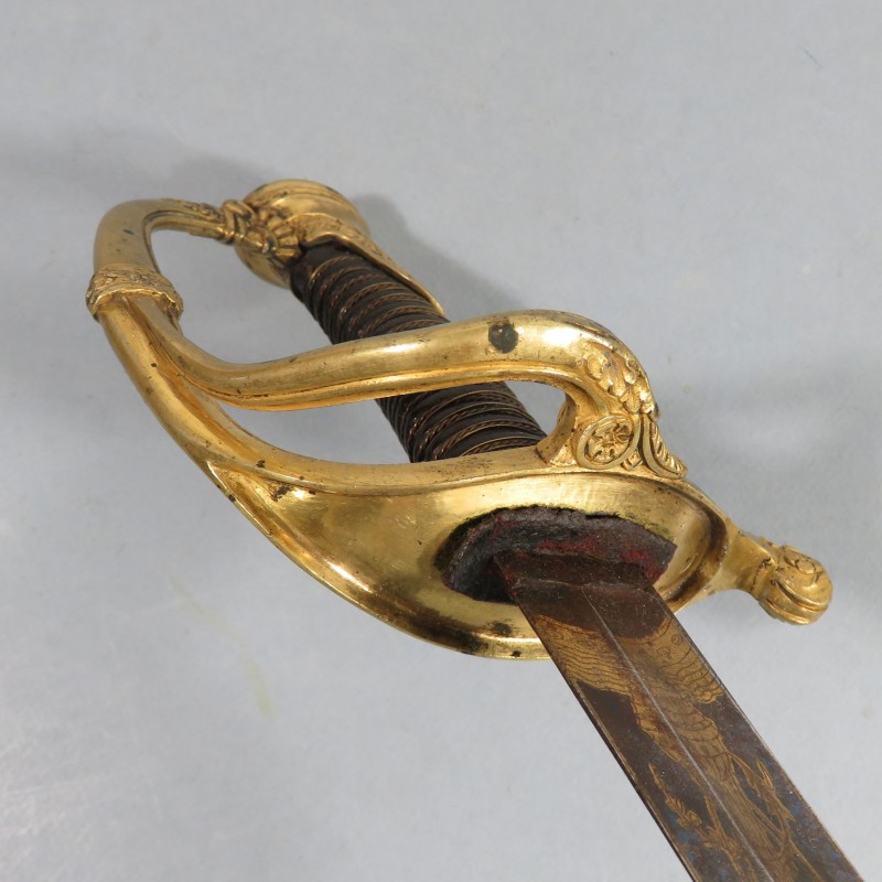 SABRE D'OFFICIER D'INFANTERIE MODELE 1821 LAME DECOREE DE LA GARDE NATIONALE DE PARIS 27 28 29 JUILLET 1830