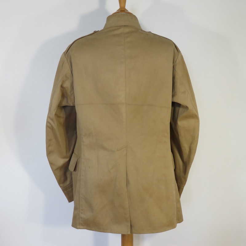 VAREUSE VESTE OFFICIER MODELE 1920 CHASSEURS ALPINS OU A PIED COULEUR BEIGE EN GABARDINE COL SAXE