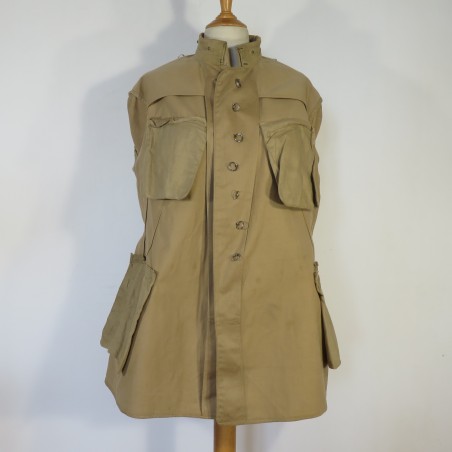 VAREUSE VESTE OFFICIER MODELE 1920 CHASSEURS ALPINS OU A PIED COULEUR BEIGE EN GABARDINE COL SAXE