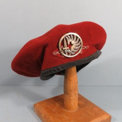 BERET ROUGE AMARANTE HUSSARDS PARACHUTISTES TAILLE 55 FABRICATION ANNEES 1980 1er RHP