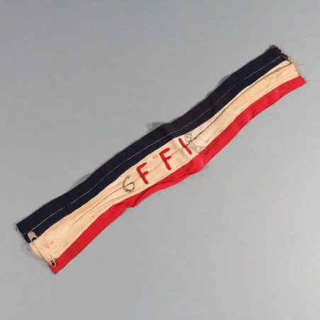 ENSEMBLE FFI BRASSARD DRAPEAU BANDE DE POITRINE DE BOURBON L'ARCHAMBAULT ALLIER ET BRASSARDS ANCIEN COMBATTANT