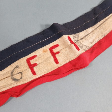 ENSEMBLE FFI BRASSARD DRAPEAU BANDE DE POITRINE DE BOURBON L'ARCHAMBAULT ALLIER ET BRASSARDS ANCIEN COMBATTANT