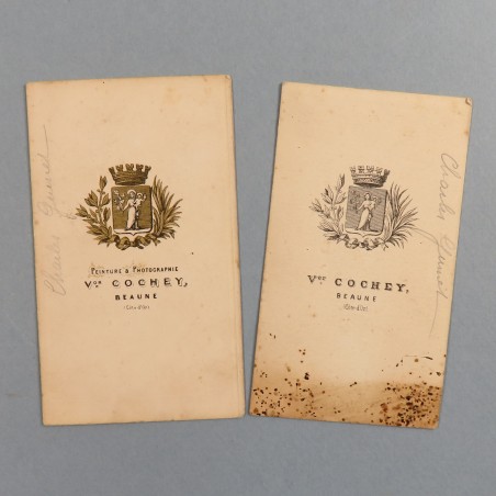 LOT DE 2 PHOTOS CDV D'UN INFIRMIER MEDECIN GARDE MOBILE OU NATIONAL INFANTERIE SECOND EMPIRE FRANCS TIREURS 1870-1871