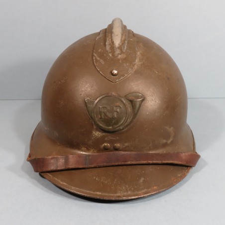 CASQUE FRANCAIS MODELE 1926 POUR LES CHASSEURS ALPINS OU A PIED INSIGNE CHASSEUR MODELE 1915 DUCELLIER 1938 PARIS