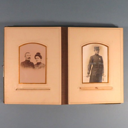 ALBUM PHOTOS DE FAMILLE D'UN OFFICIER LIEUTENANT DU 2 ème REGIMENT DE ZOUAVES VERS 1900 TROISIEME REPUBLIQUE