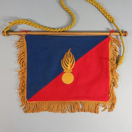 FANION DE CLAIRON OU DE TROMPETTE DE REGIMENT D'INFANTERIE ET ALPINE RI RIA AVEC FOURRAGERE DE LA MEDAILLE MILITAIRE